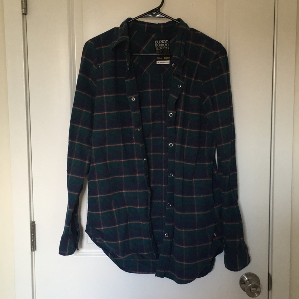 Burton Women’s longsleeve flannel w/ pockets